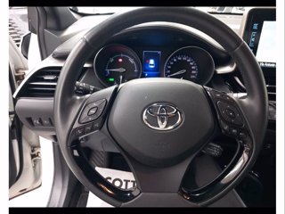 TOYOTA C-HR 1.8 Hybrid E-CVT Trend