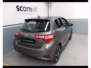 TOYOTA Yaris 1.5 5 porte Lounge