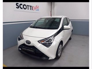 TOYOTA Aygo Connect 1.0 VVT-i 72 CV 5 porte x-play