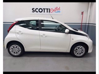 TOYOTA Aygo Connect 1.0 VVT-i 72 CV 5 porte x-play