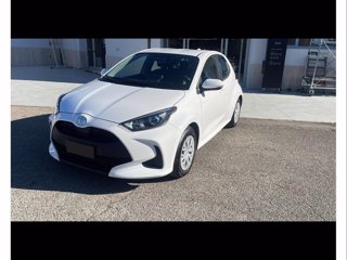 TOYOTA Yaris 1.5h active