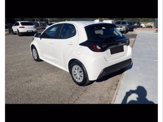 TOYOTA Yaris 1.5h active