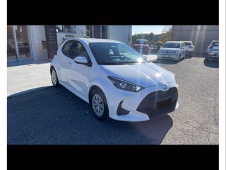 TOYOTA Yaris 1.5h active