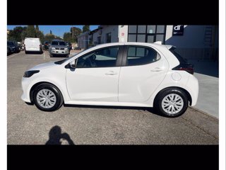 TOYOTA Yaris 1.5h active