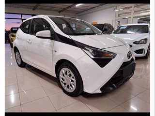 TOYOTA Aygo Connect 1.0 VVT-i 72 CV 5 porte x-play