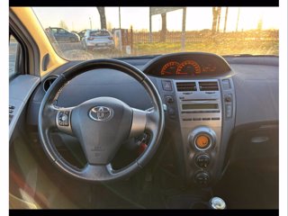 TOYOTA Yaris 1.3 5 porte Sol